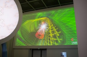 « Microcosme, Macrocosme et la source du temps »